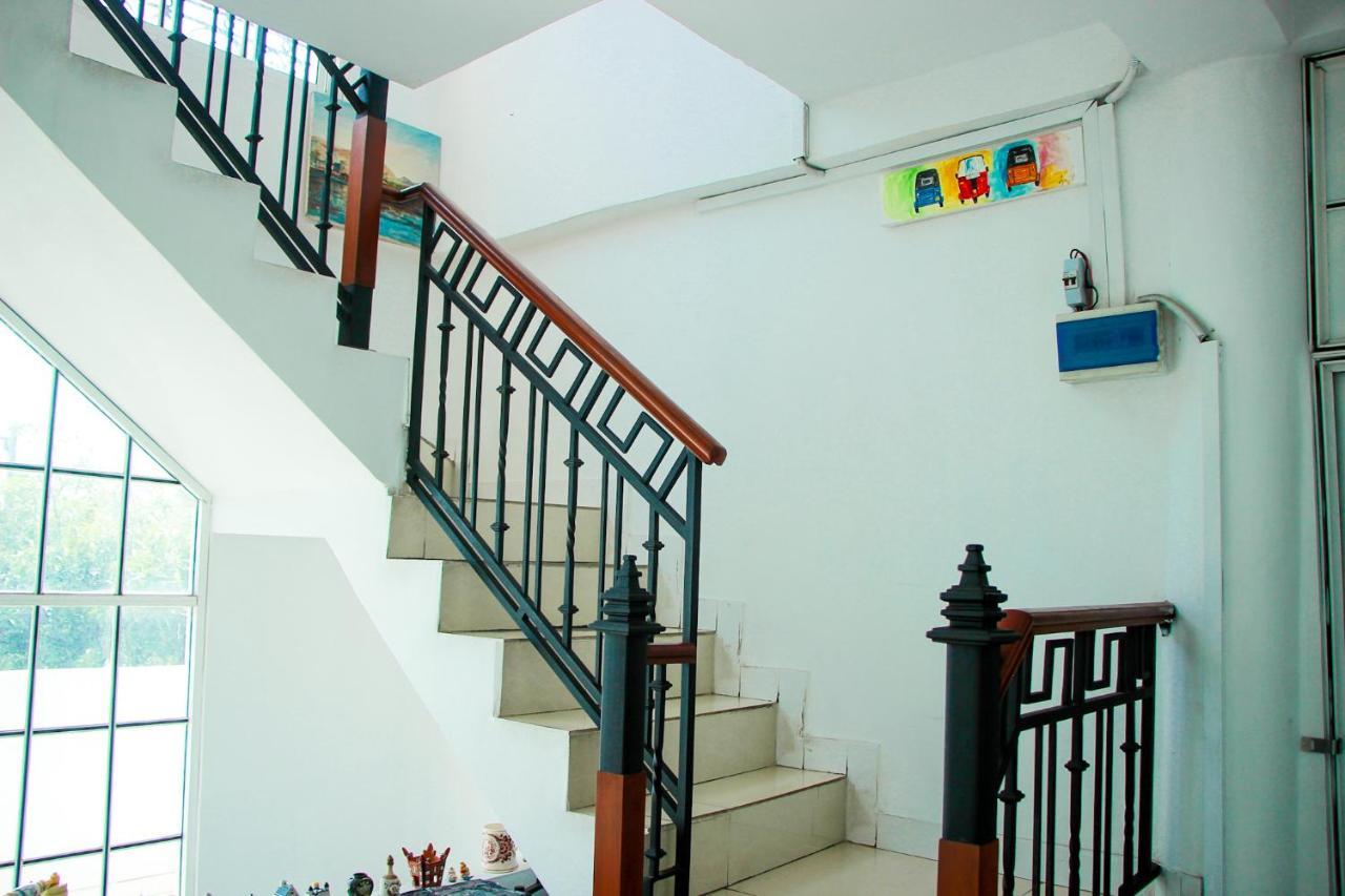 Appartement White House à Wattala Extérieur photo